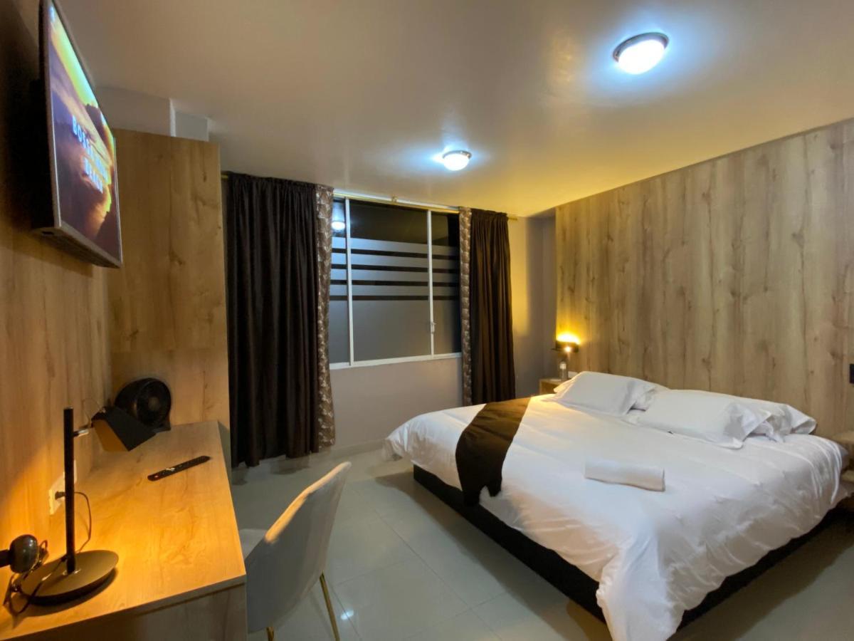 Hotel Wampushkar Zamora Bagian luar foto
