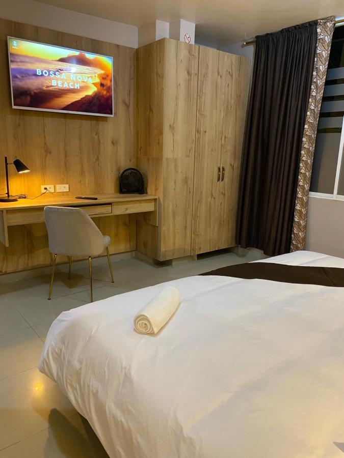 Hotel Wampushkar Zamora Bagian luar foto