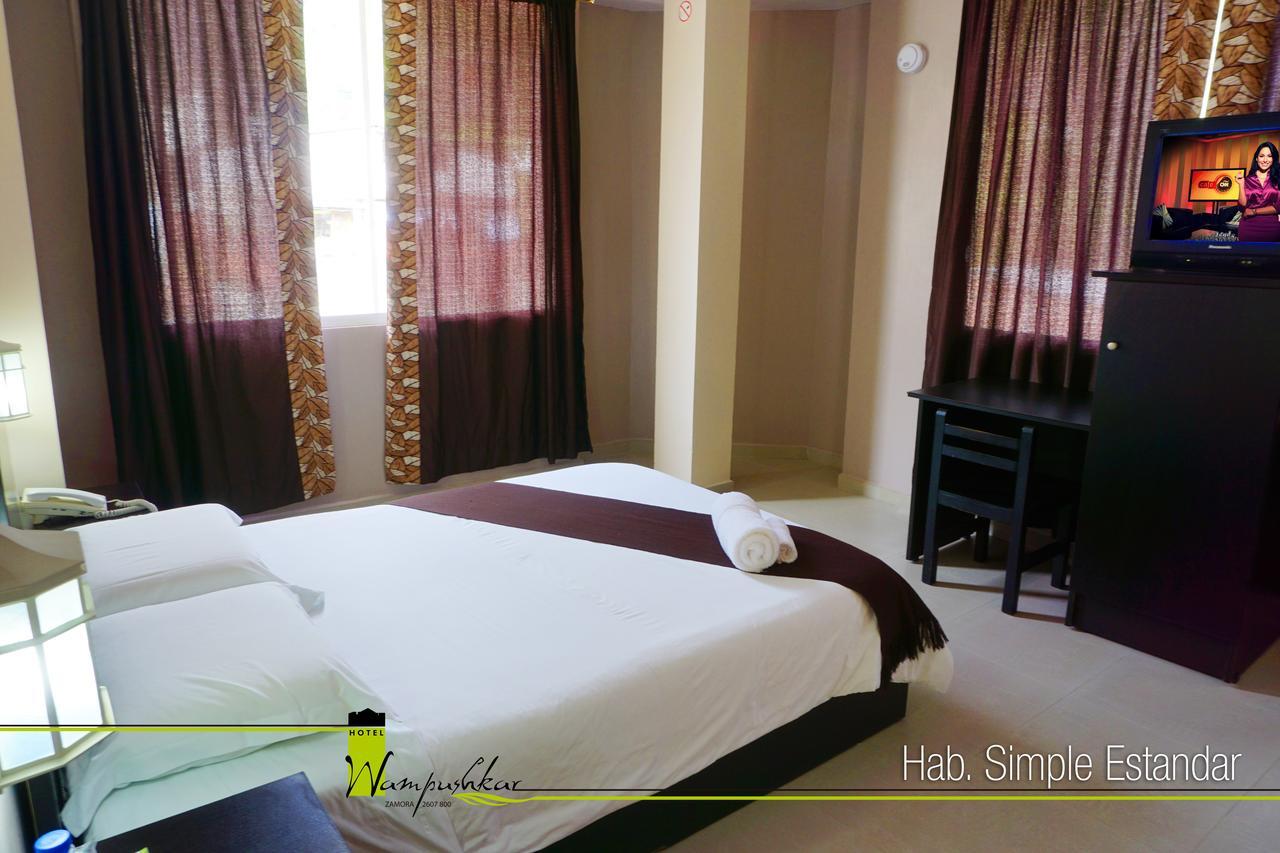 Hotel Wampushkar Zamora Bagian luar foto
